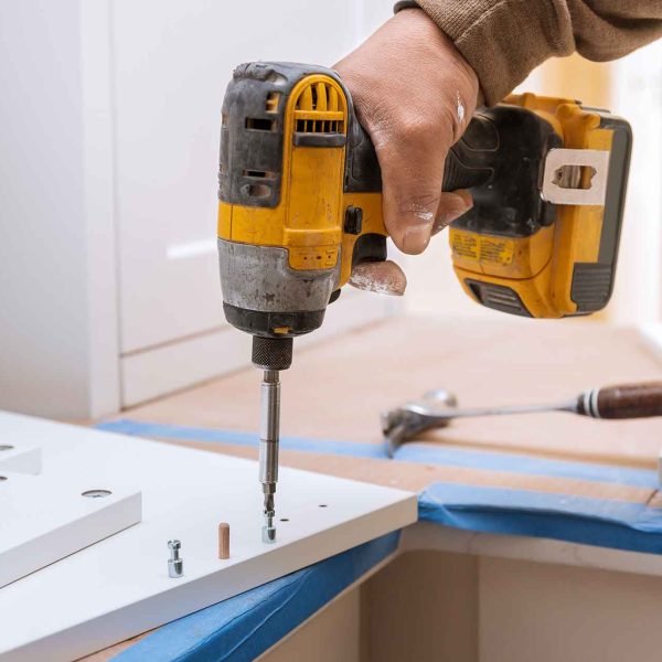 Traslochi-e-Montaggio-Mobili-foto-cerchio- Traslochi e montaggio mobili | Infinity